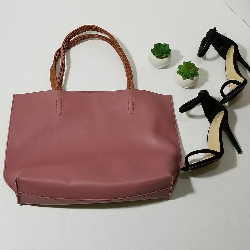 Handbags - Picture 2 of 5